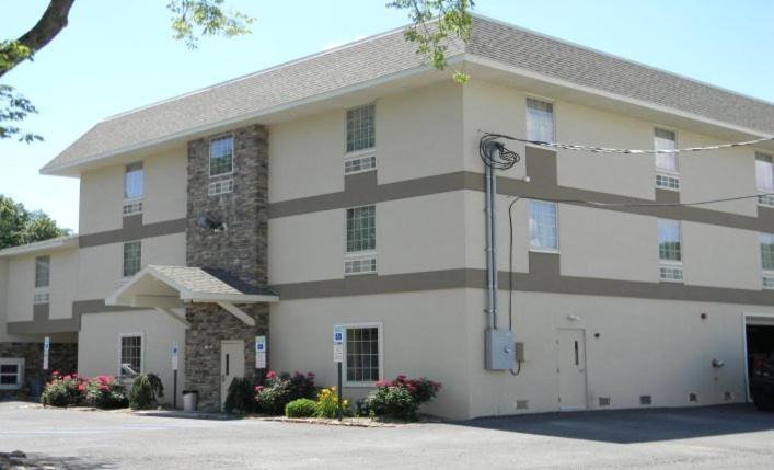 Gamble Farm Inn And Suites Jersey Shore Екстер'єр фото